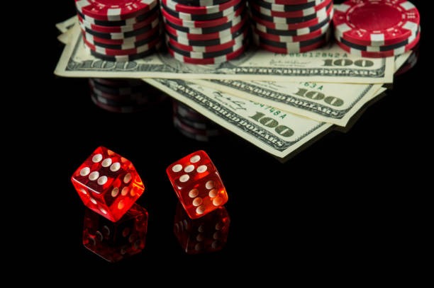 Live-dealer table with multi-camera studio setup